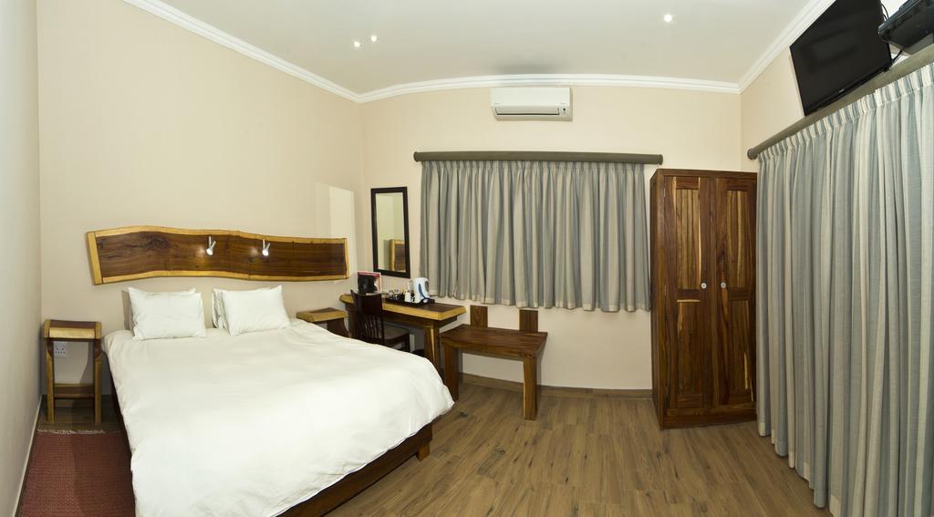 Casa Forno Country Hotel Otjiwarongo Buitenkant foto