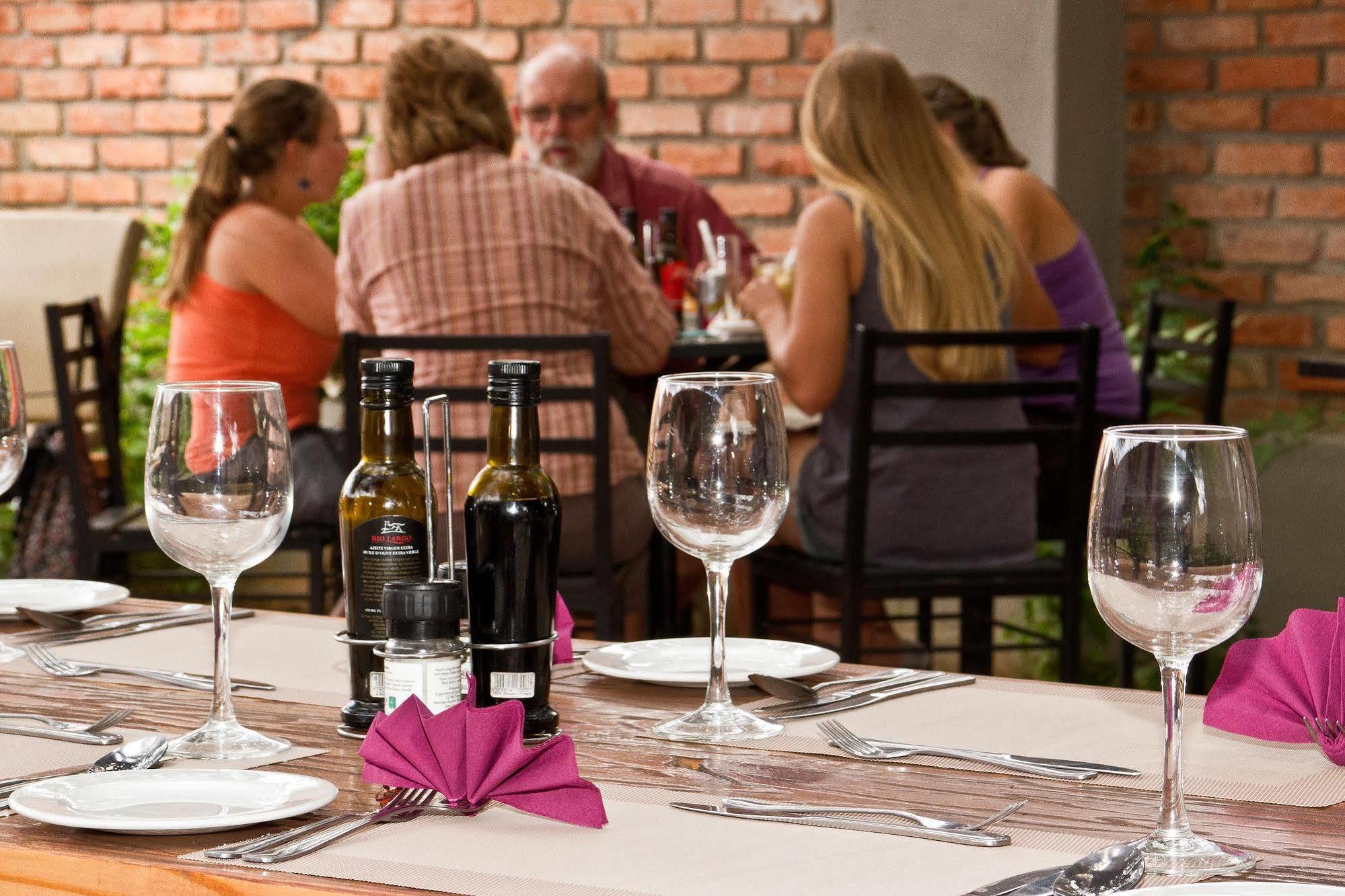 Casa Forno Country Hotel Otjiwarongo Buitenkant foto