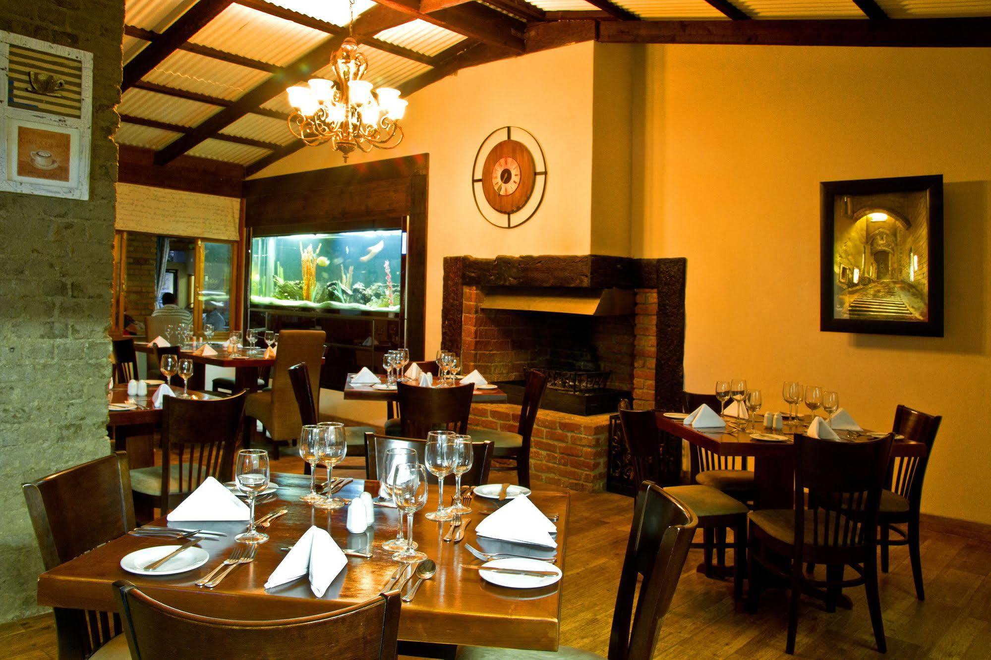 Casa Forno Country Hotel Otjiwarongo Buitenkant foto