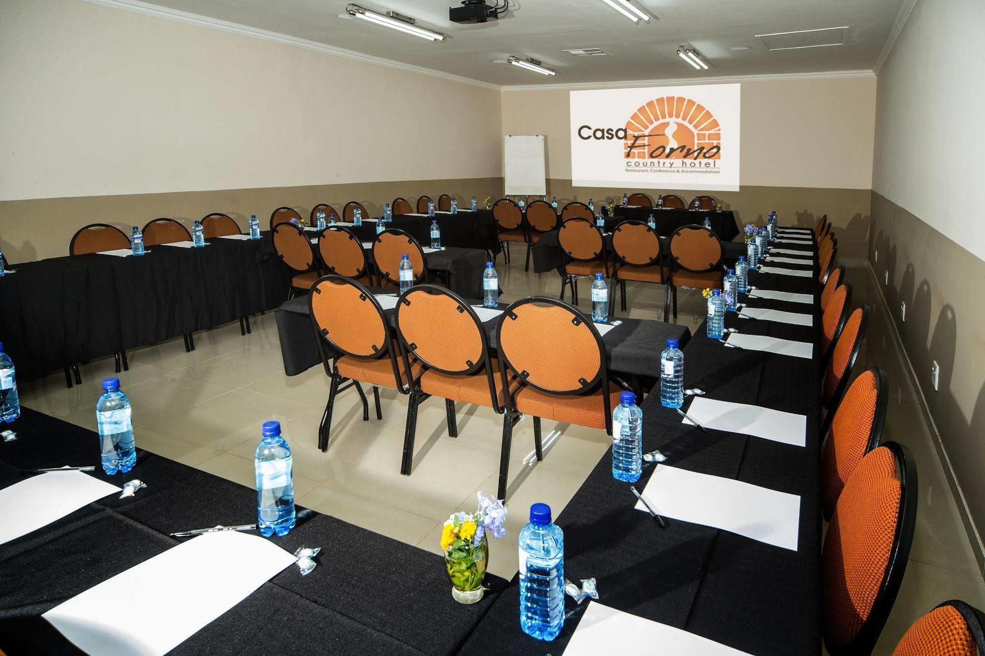 Casa Forno Country Hotel Otjiwarongo Buitenkant foto